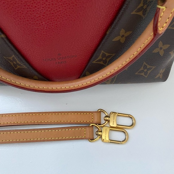 Authentic Louis Vuitton V Tote BB - Picture 11 of 14